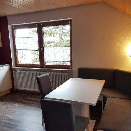 Haus Bella 아파트 로핀겐